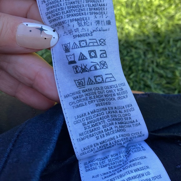 NWOT-Sz 26-Guess brand denim shorts - Picture 5 of 6